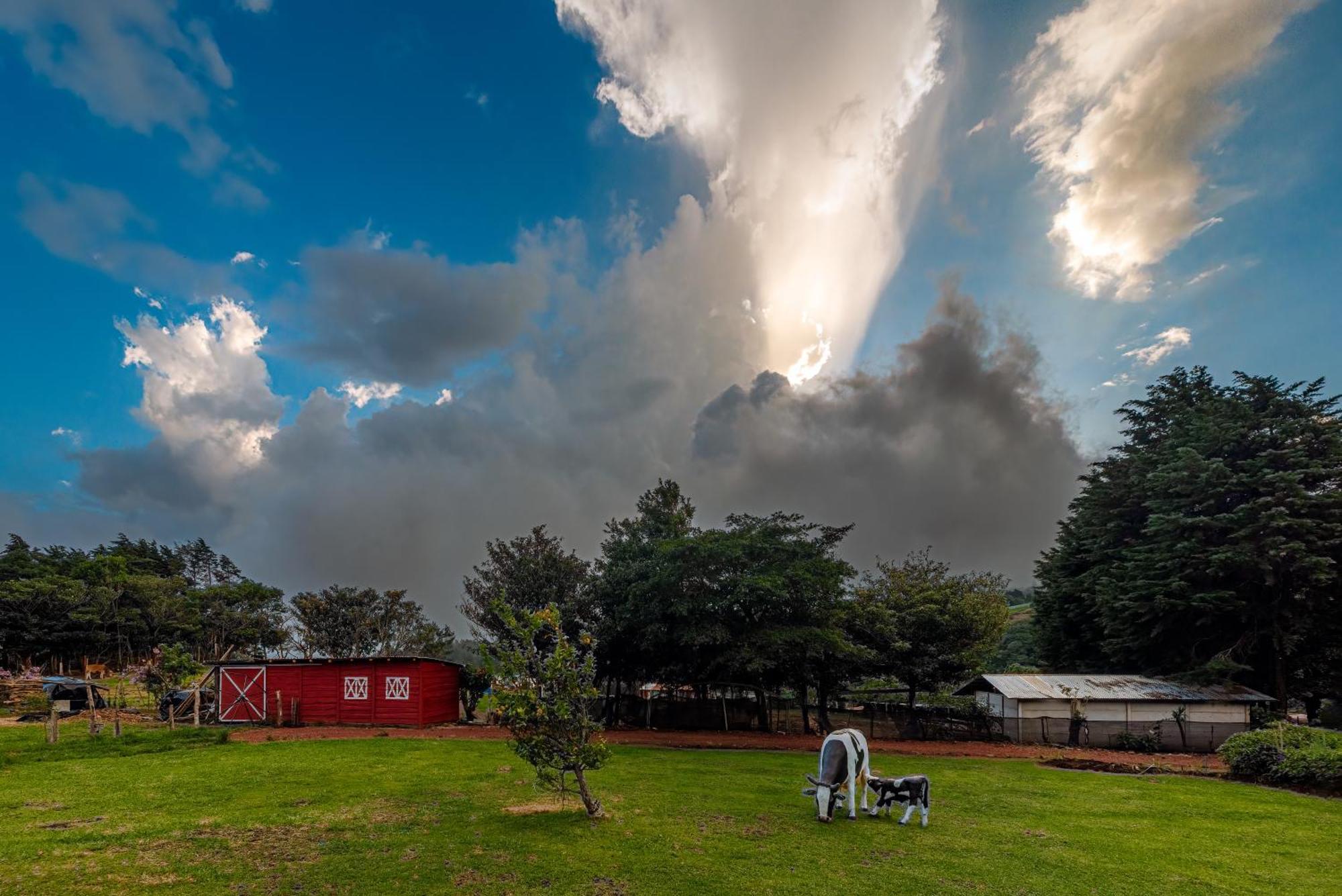 Hotel & Spa Escondite De La Montana Sabana Redonda Kültér fotó